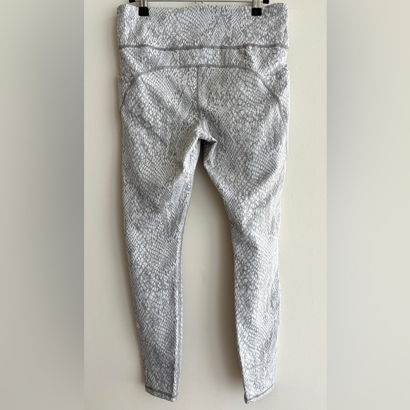 All In Motion Women's Snake Print Jacquard Leggings, Size Medium - Picture 14 of 16